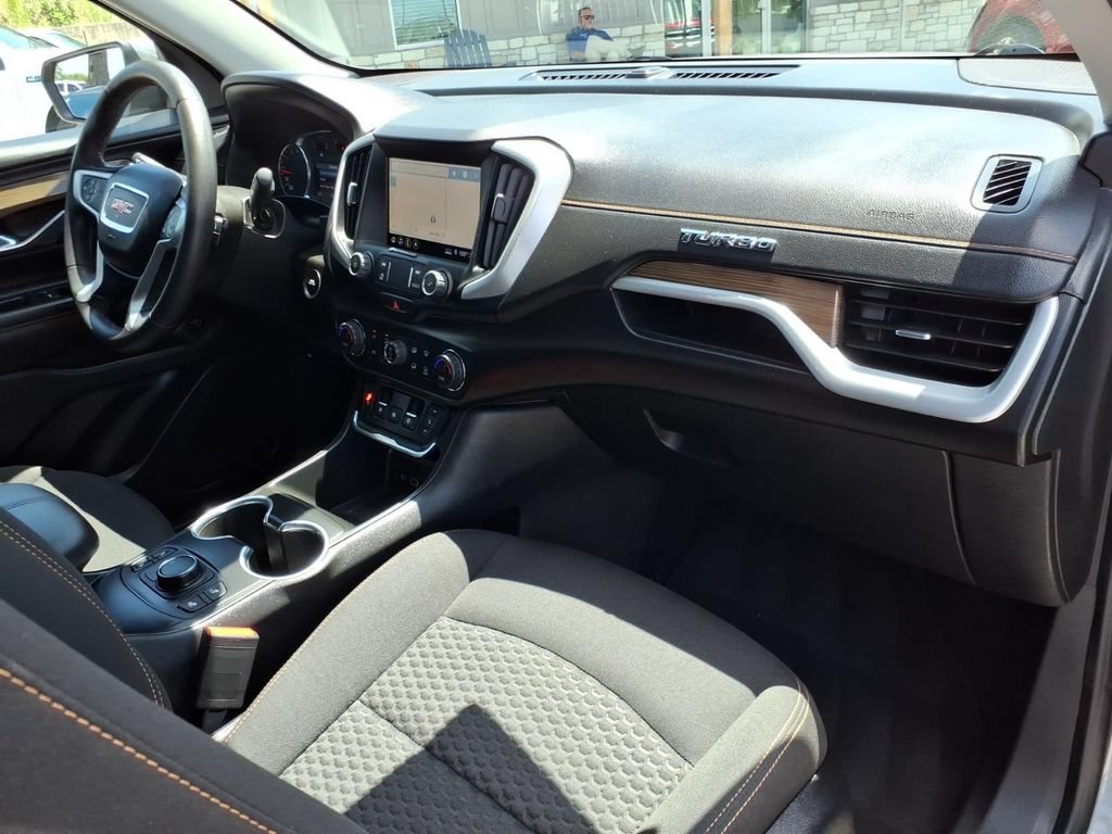 Used 2019 GMC Terrain SLE w/ Driver Convenience Package FWD image 5