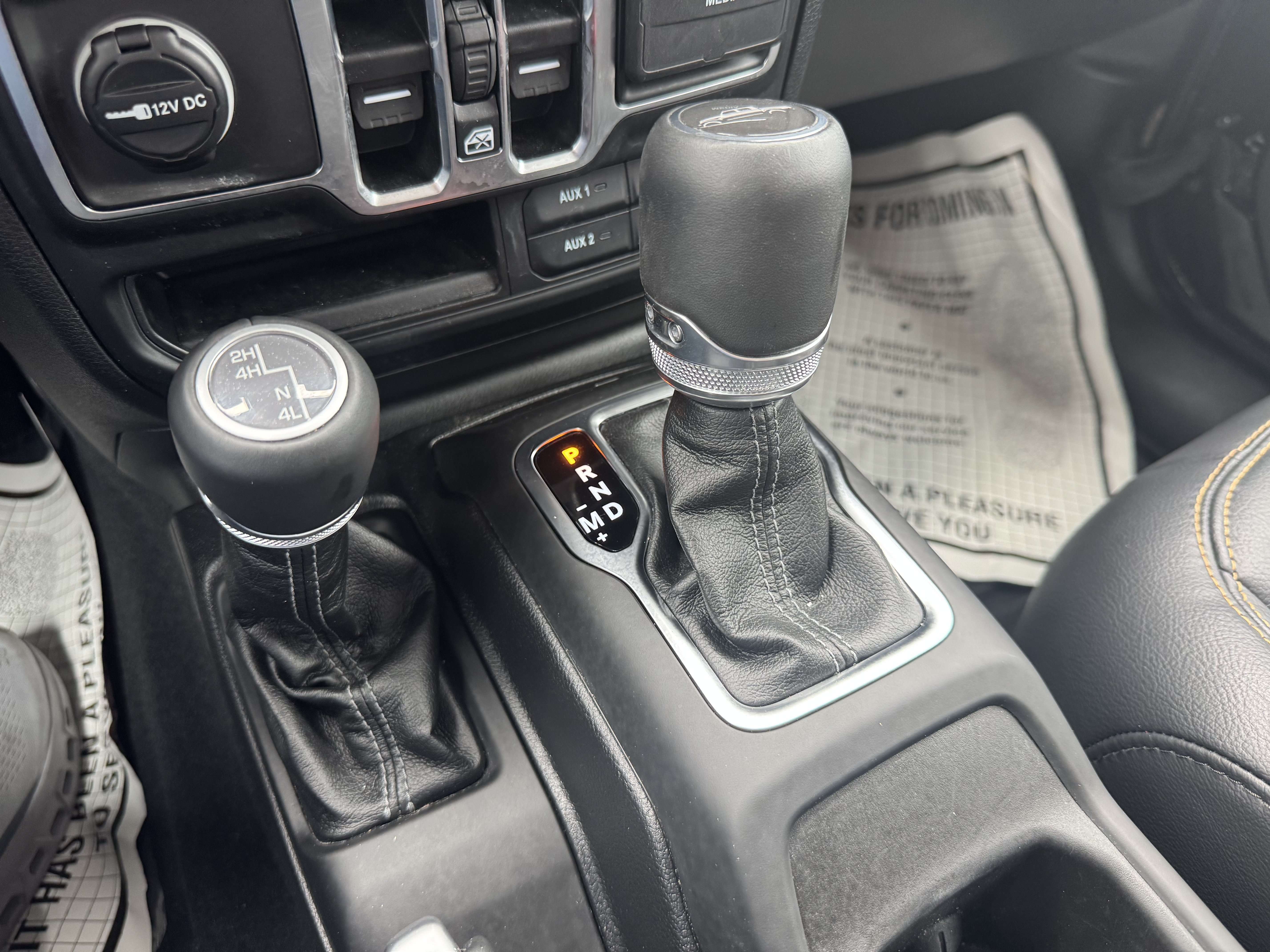 Used 2025 Jeep Gladiator Sport AWD/4WD image 15
