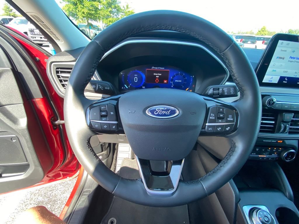 Certified 2022 Ford Escape SEL w/ Technology Package AWD/4WD image 13