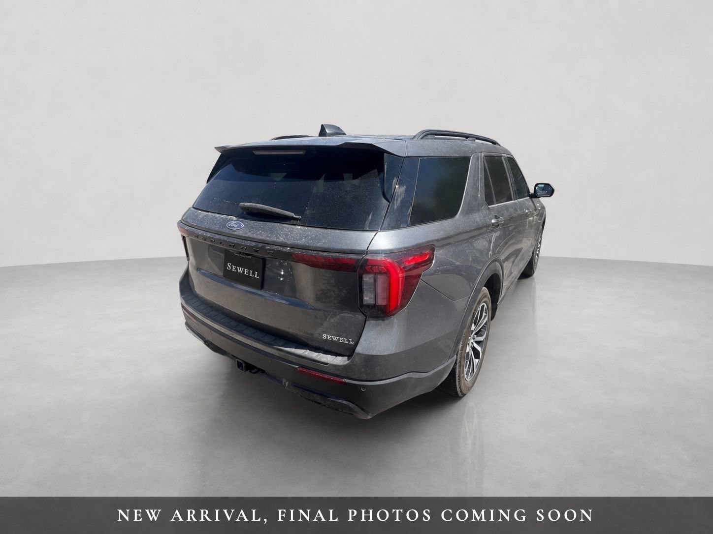 Certified 2025 Ford Explorer ST-Line w/ Premium Package RWD image 3