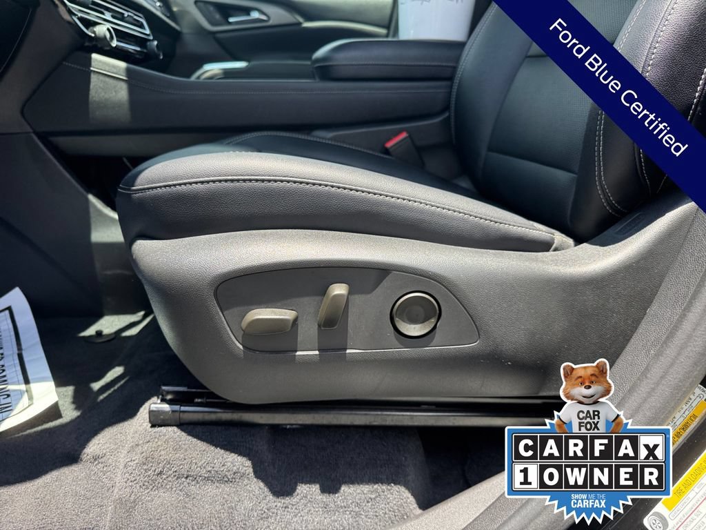 Used 2025 Chevrolet Traverse LT FWD image 34
