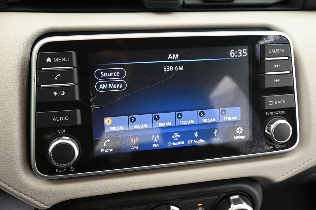 Used 2022 Nissan Versa SV FWD image 10