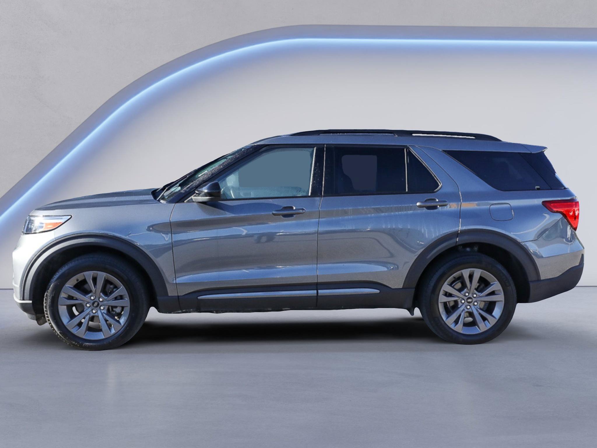 Certified 2023 Ford Explorer XLT w/ Equipment Group 202A AWD/4WD image 4