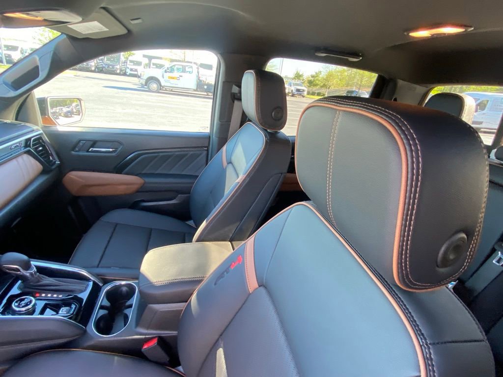 Used 2025 GMC Canyon AT4 w/ AT4 Premium Package image 20