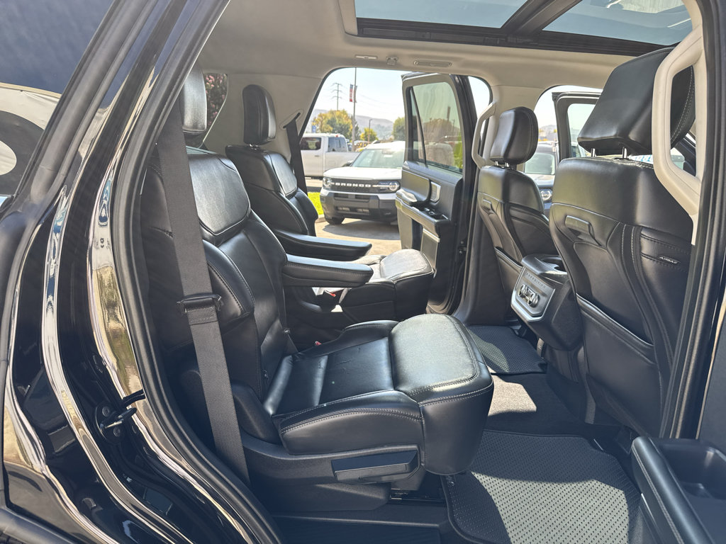 Certified 2025 Ford Expedition Platinum AWD/4WD image 26