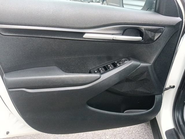 Used 2023 Kia Seltos LX image 11