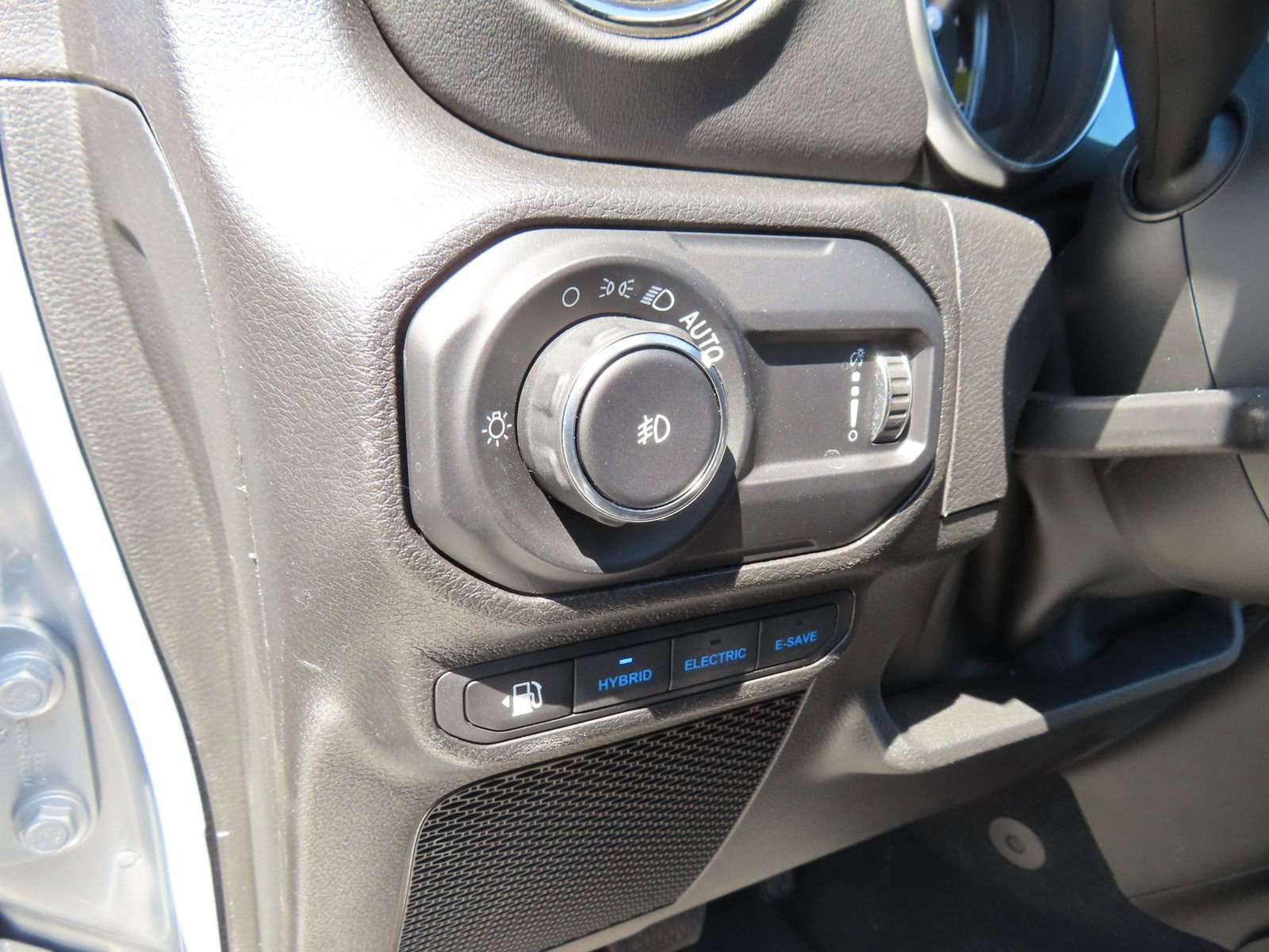 Used 2023 Jeep Wrangler Unlimited Sahara image 15