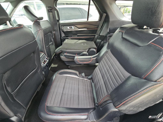 Certified 2025 Ford Explorer ST-Line w/ Premium Package AWD/4WD image 5