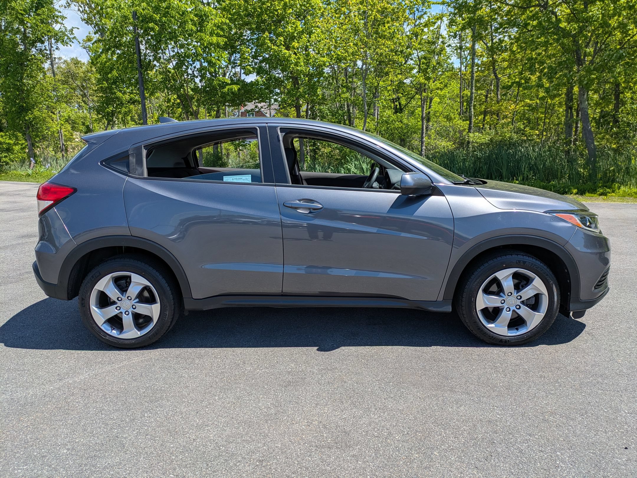 Used 2020 Honda HR-V LX image 2