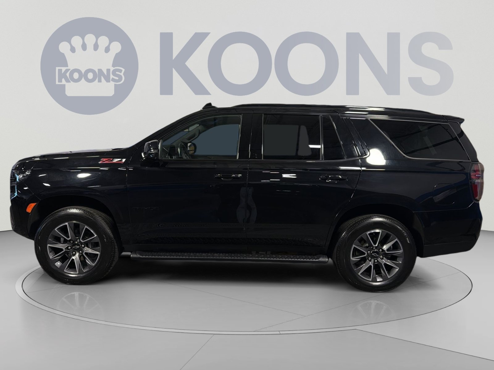 Used 2023 Chevrolet Tahoe Z71 w/ Luxury Package AWD/4WD image 2