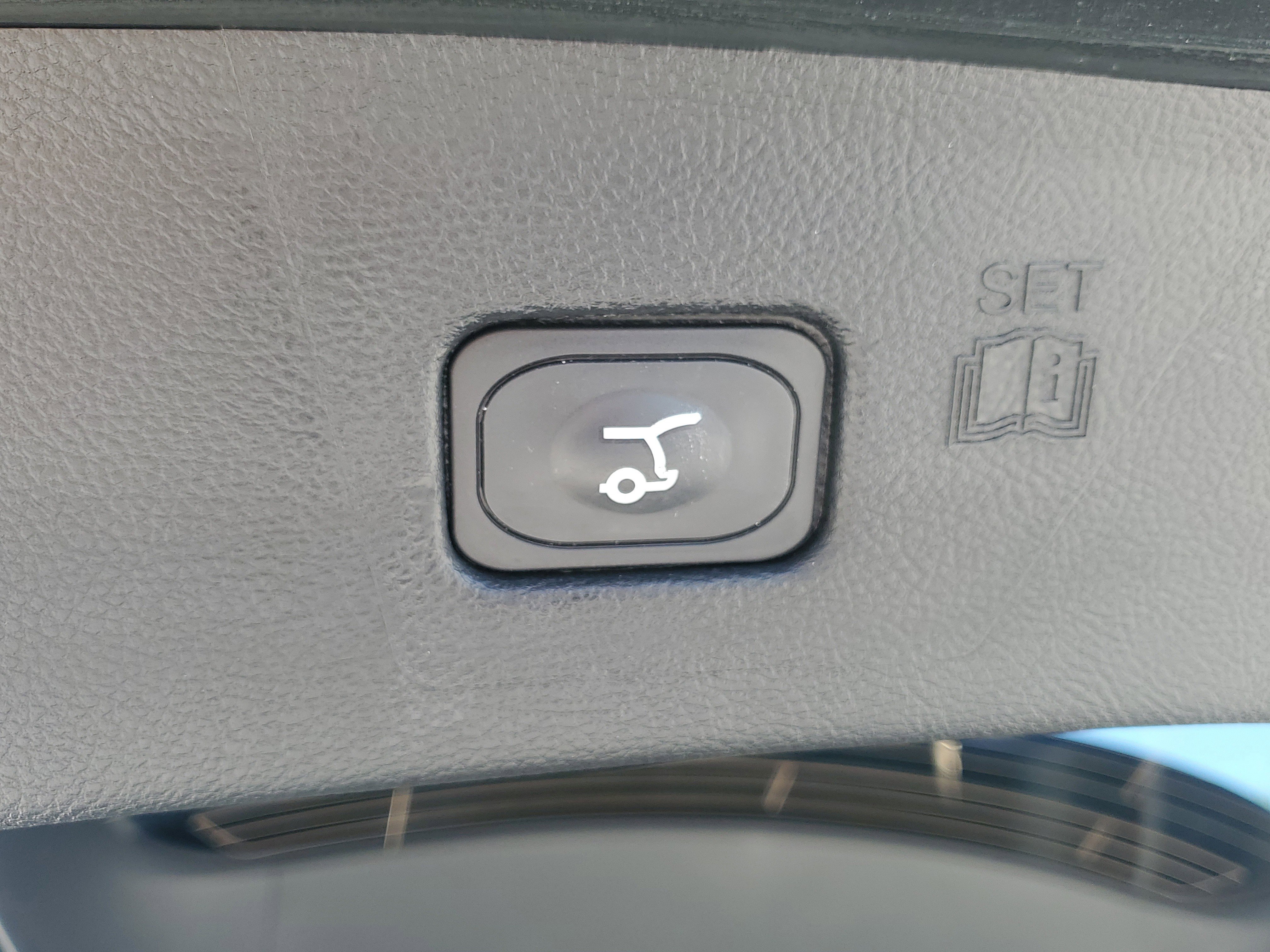 Certified 2023 Ford Edge SEL w/ Convenience Package image 11