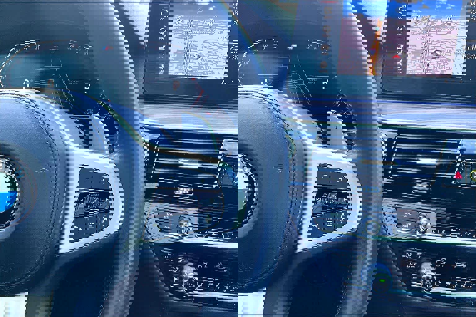 Used 2021 BMW 540i w/ M Sport Package image 25