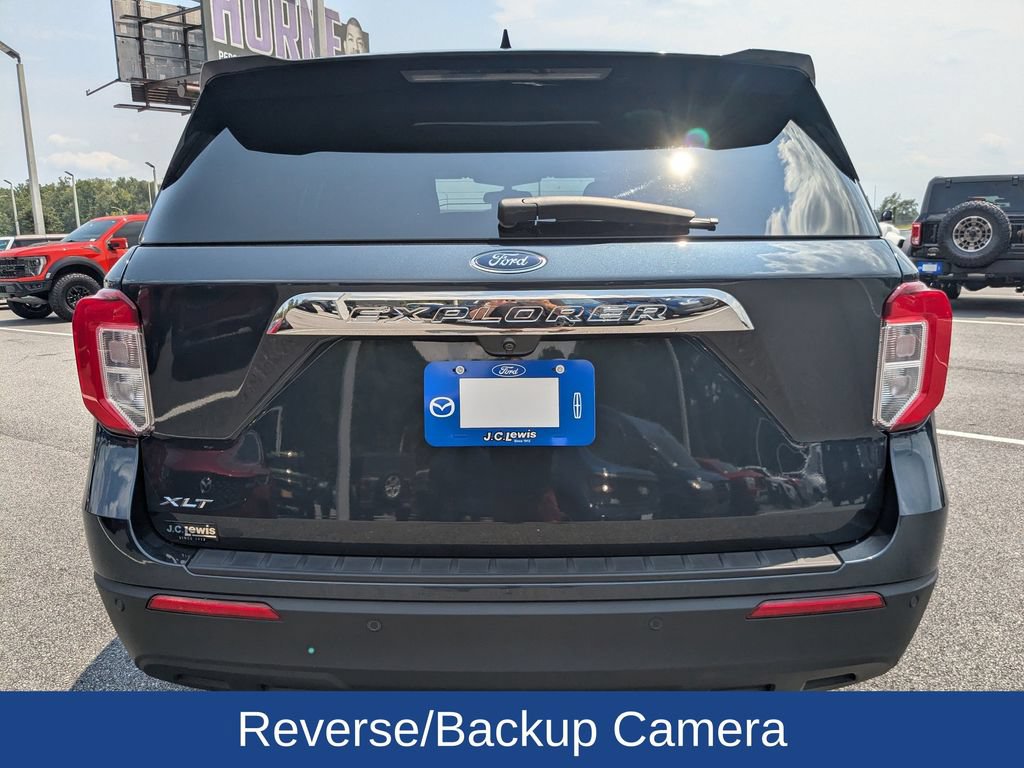 Certified 2023 Ford Explorer XLT RWD image 5