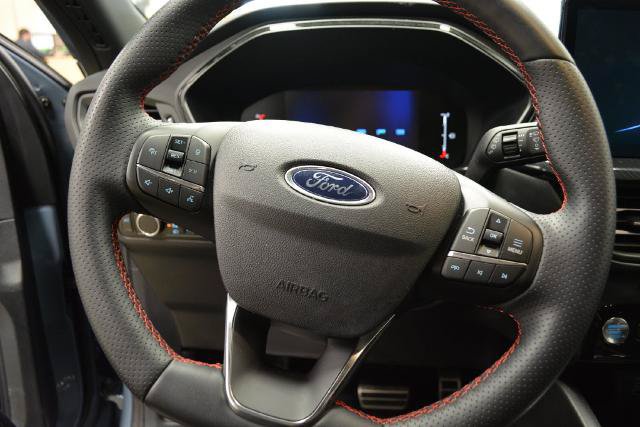 Certified 2024 Ford Escape ST-Line w/ Tech Pack #1 AWD/4WD image 17