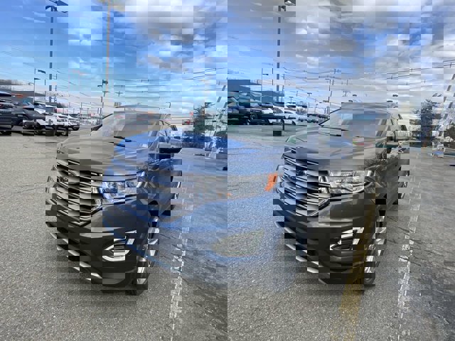 Certified 2018 Ford Edge Titanium image 4