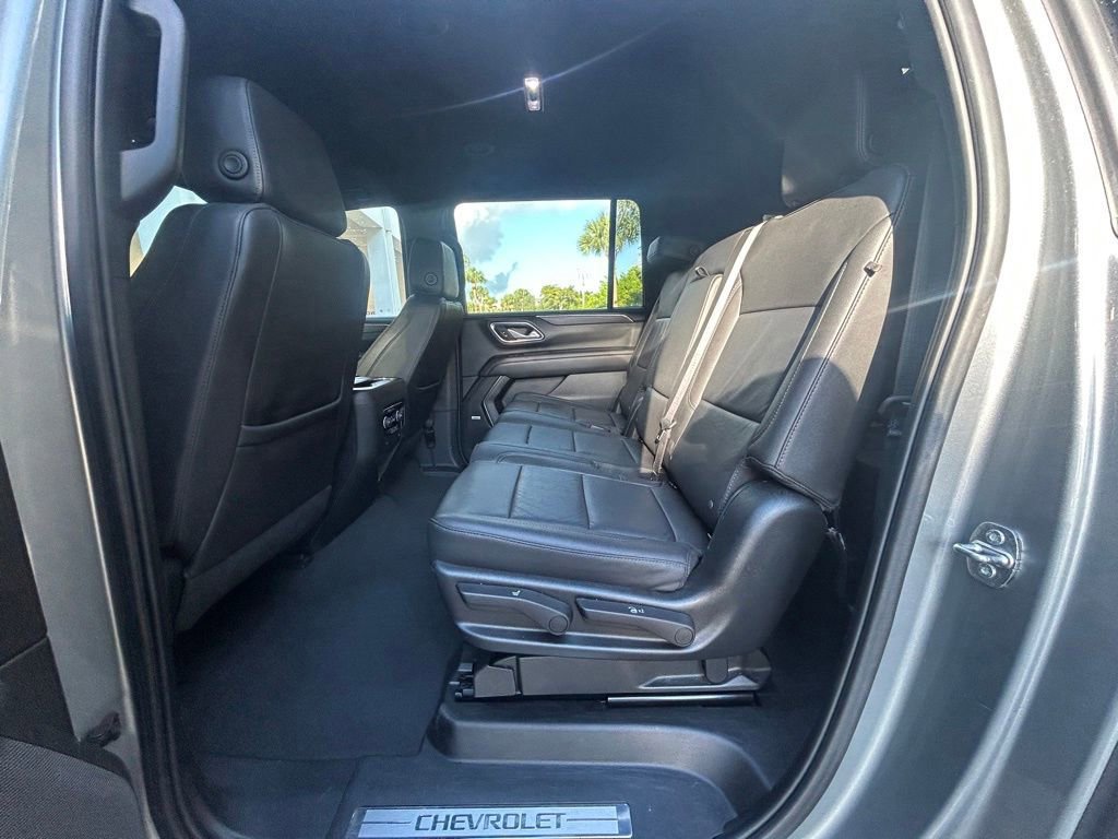 Used 2023 Chevrolet Suburban LT image 34