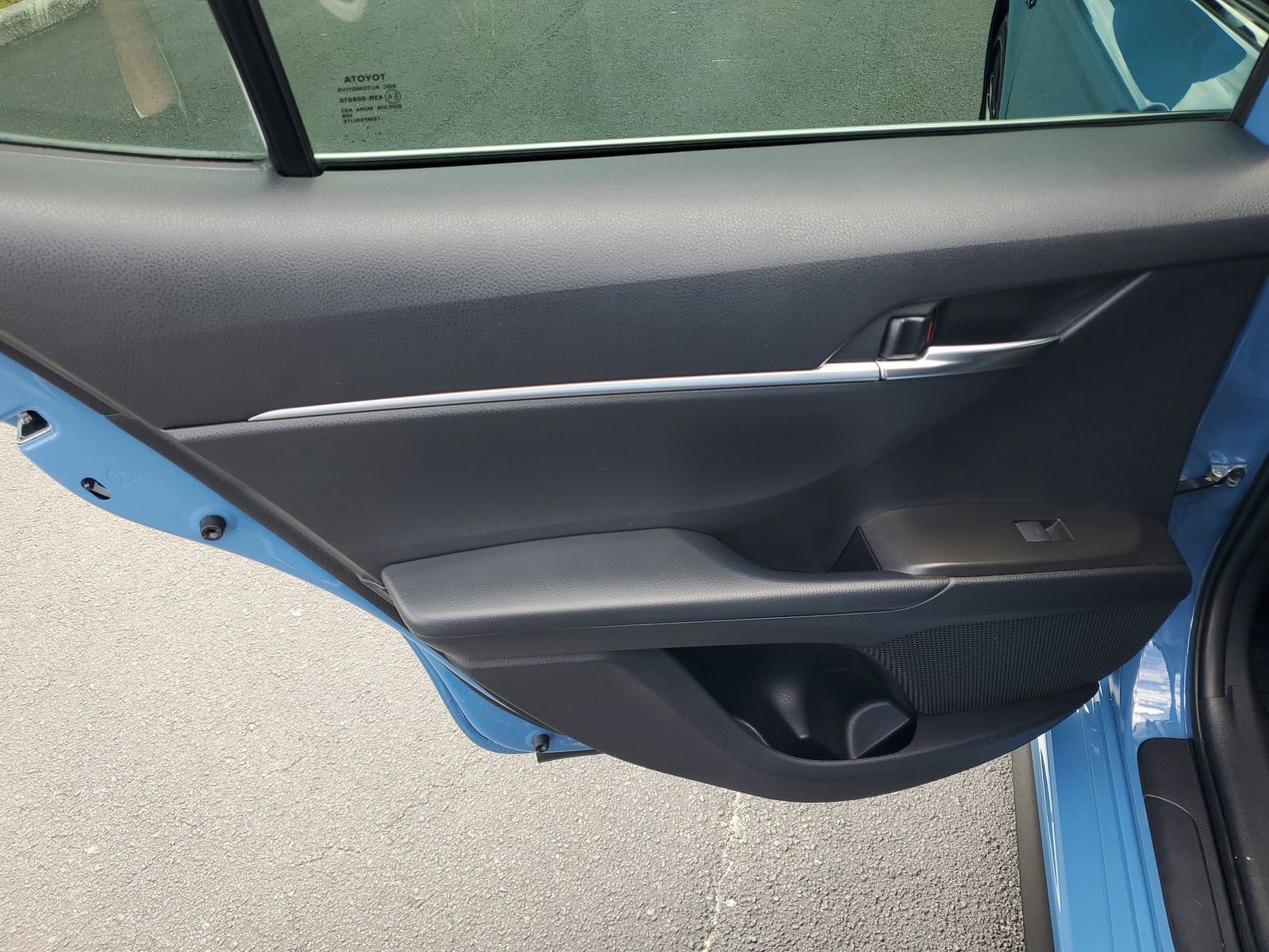 Used 2023 Toyota Camry SE FWD image 9