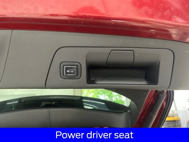 Used 2022 Buick Envision Avenir w/ Technology Package II AWD/4WD image 23