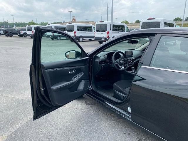 Used 2025 Nissan Sentra SV FWD image 10