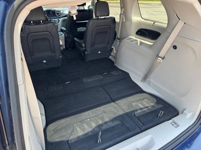 Used 2017 Chrysler Pacifica Touring-L Plus w/ Advanced Safetytec Group FWD image 16