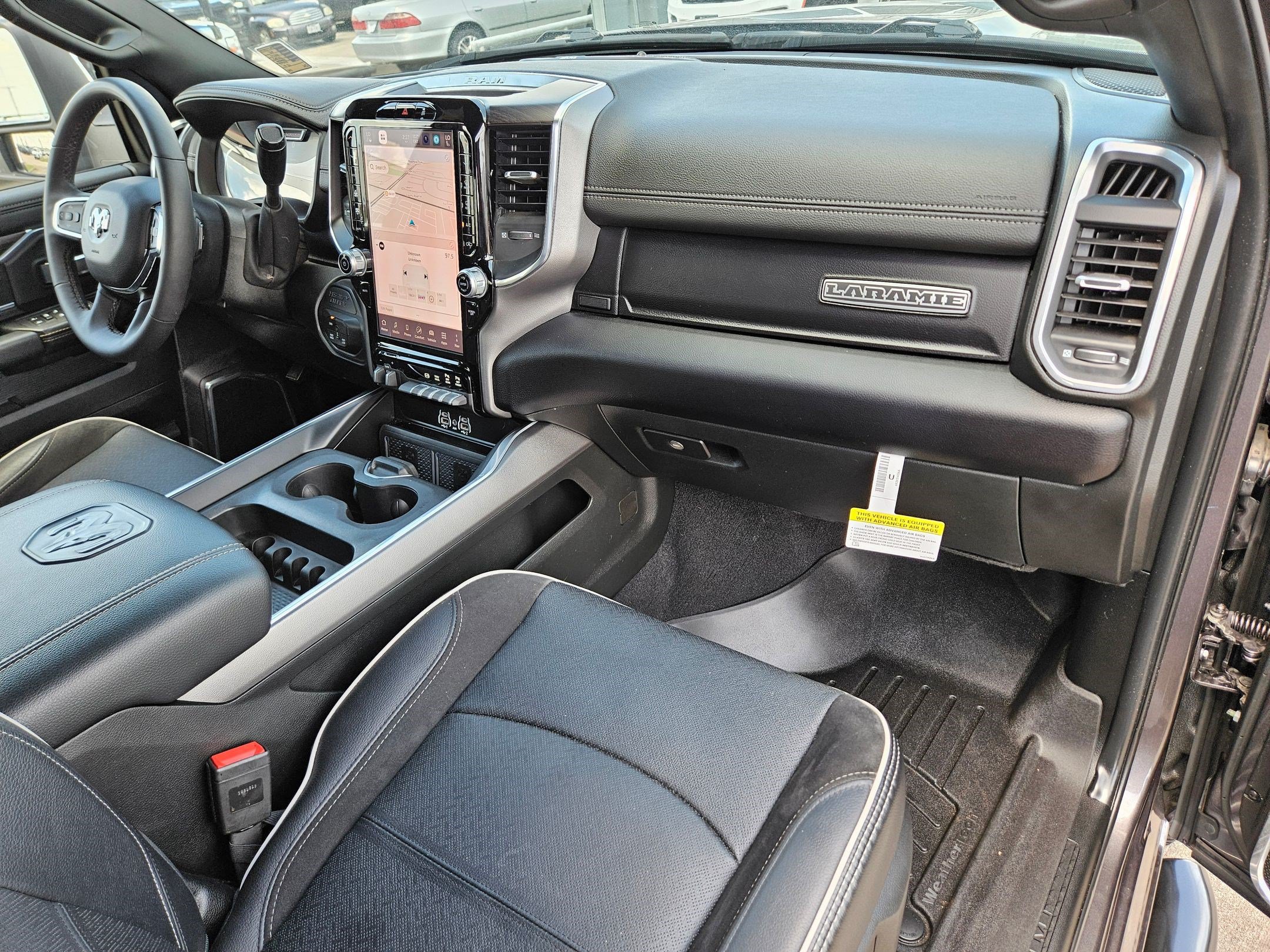 Used 2025 RAM 2500 Laramie AWD/4WD image 34