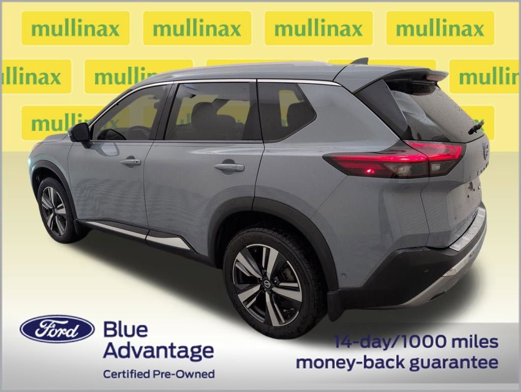 Used 2021 Nissan Rogue Platinum image 3