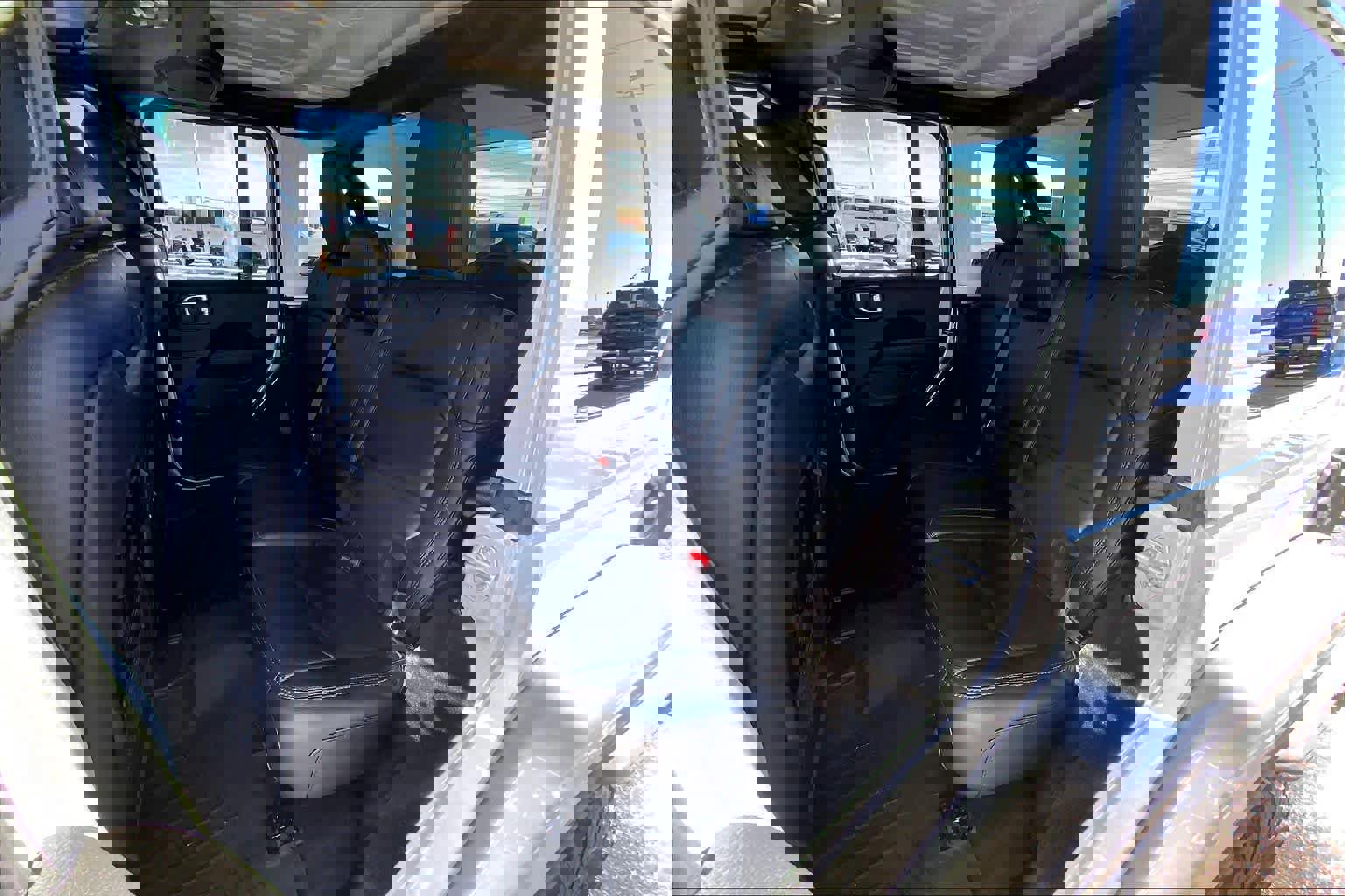 Used 2022 Jeep Wrangler Unlimited Rubicon AWD/4WD image 21