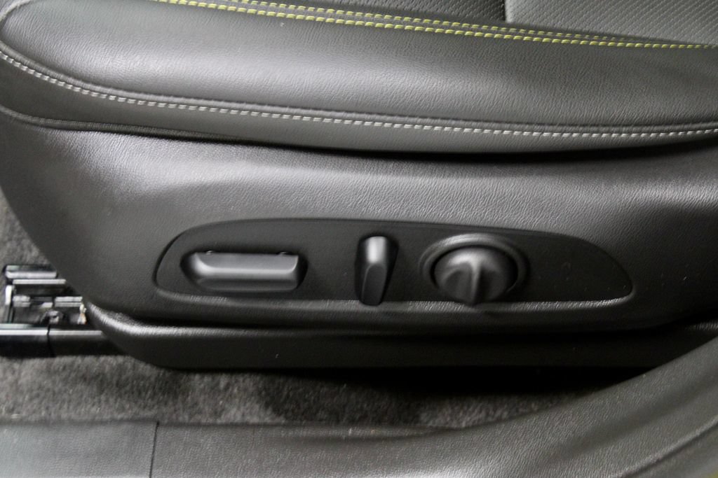 Used 2025 Chevrolet Trax ACTIV w/ Sunroof Package FWD image 24
