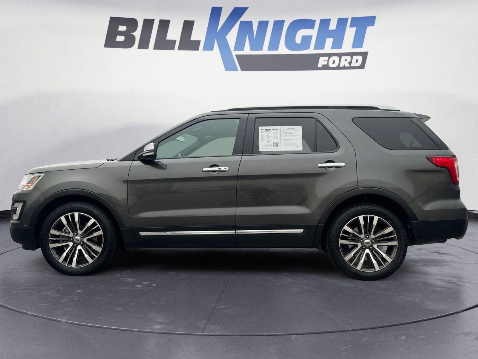 Certified 2017 Ford Explorer Platinum image 2