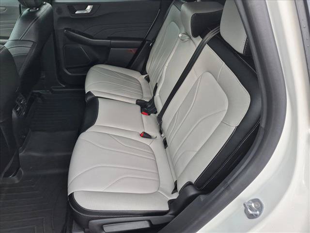 Certified 2025 Ford Escape Platinum w/ Premium Technology Package AWD/4WD image 19