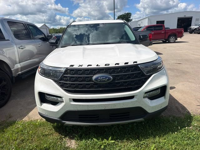 Certified 2023 Ford Explorer XLT w/ Equipment Group 202A AWD/4WD image 2