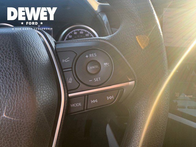 Used 2022 Toyota Camry LE image 15