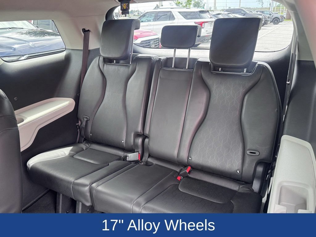 Used 2024 Kia Carnival LX FWD image 14