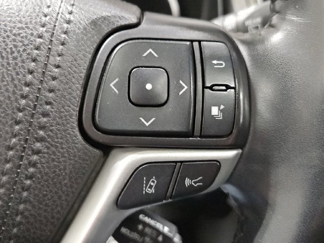 Used 2019 Toyota Highlander Limited AWD/4WD image 34