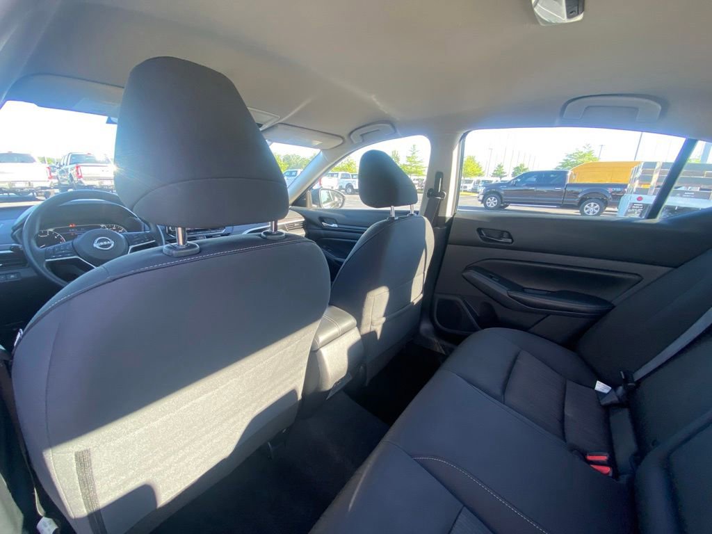 Used 2024 Nissan Altima 2.5 SV FWD image 22