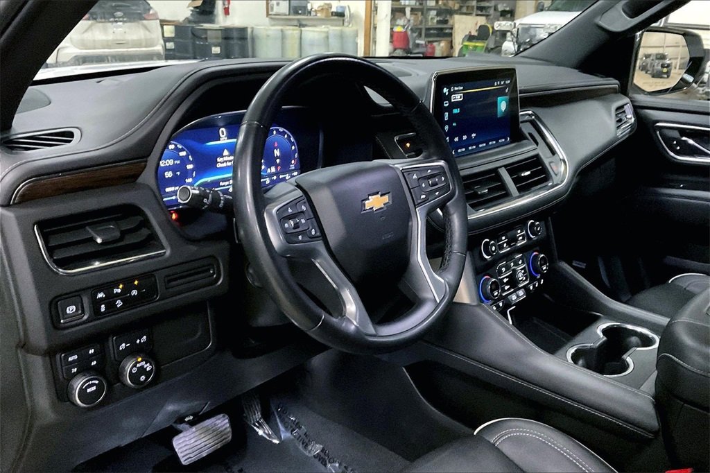 Used 2023 Chevrolet Suburban Premier image 13