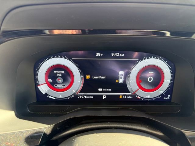 Used 2024 Nissan Pathfinder Platinum image 19