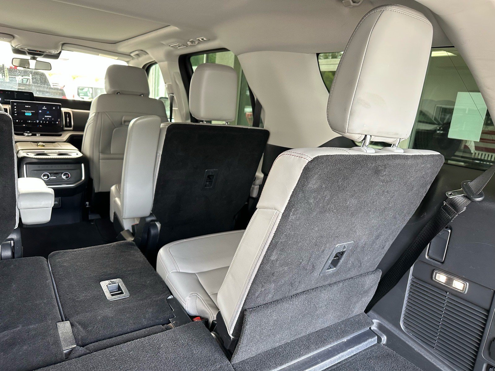 Certified 2025 Ford Expedition Active AWD/4WD image 25