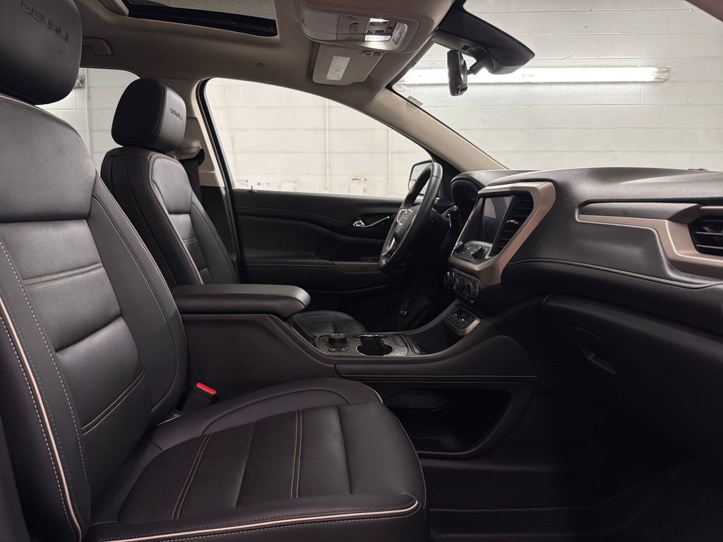 Used 2023 GMC Acadia Denali w/ Black Diamond Edition FWD image 31