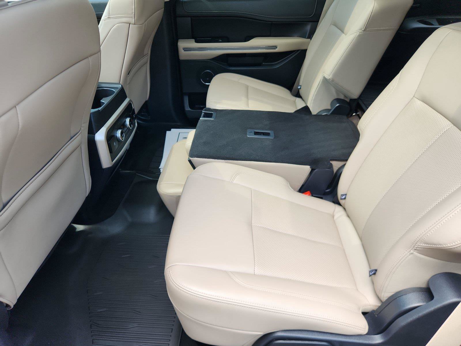 Certified 2024 Ford Expedition XLT AWD/4WD image 12