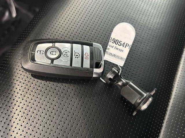 Certified 2024 Ford Escape Platinum image 32