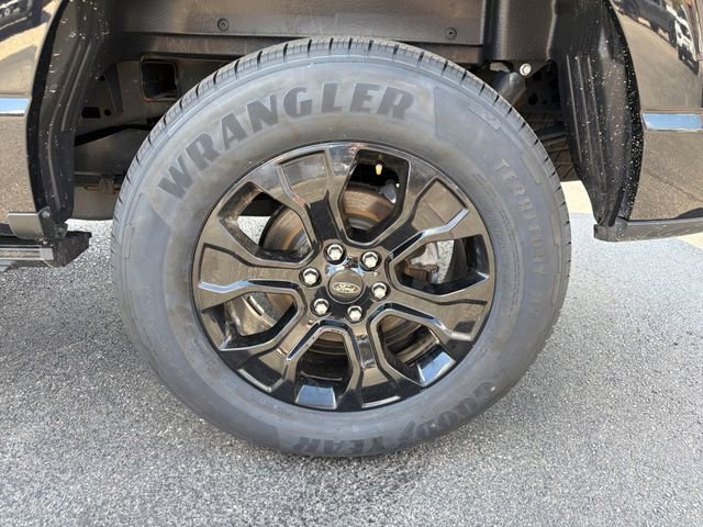 Certified 2022 Ford F150 Platinum w/ Equipment Group 701A High AWD/4WD image 15