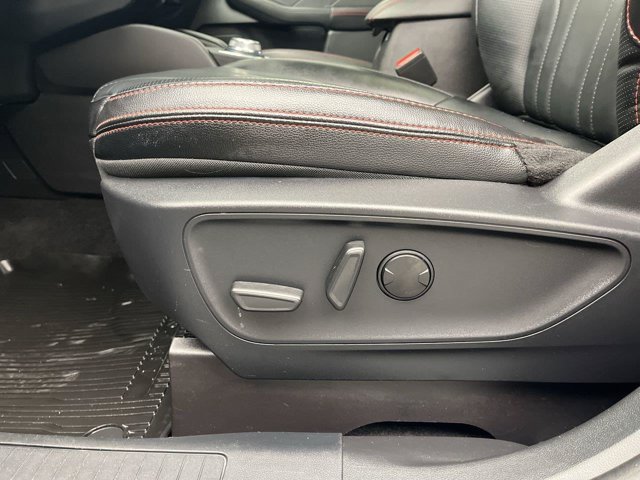 Certified 2025 Ford Escape ST-Line Elite w/ Premium Technology Package AWD/4WD image 12