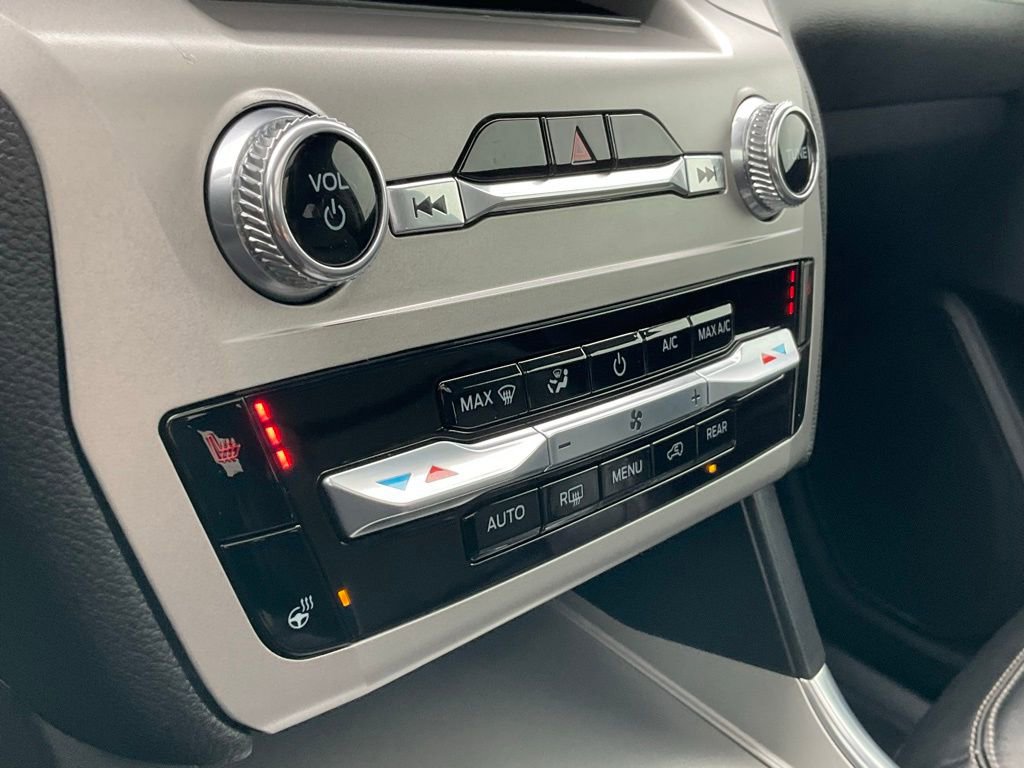 Certified 2022 Ford Explorer XLT w/ Equipment Group 202A image 12