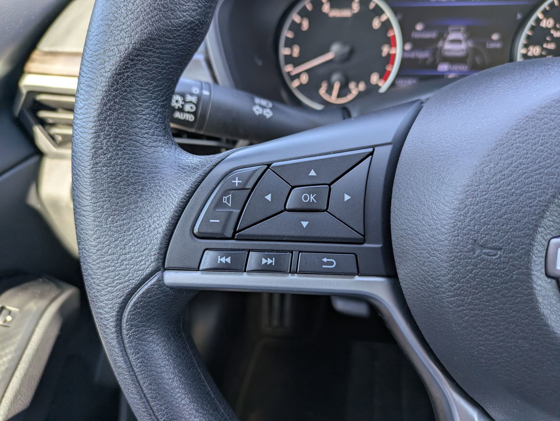 Used 2024 Nissan Altima 2.5 SV image 27