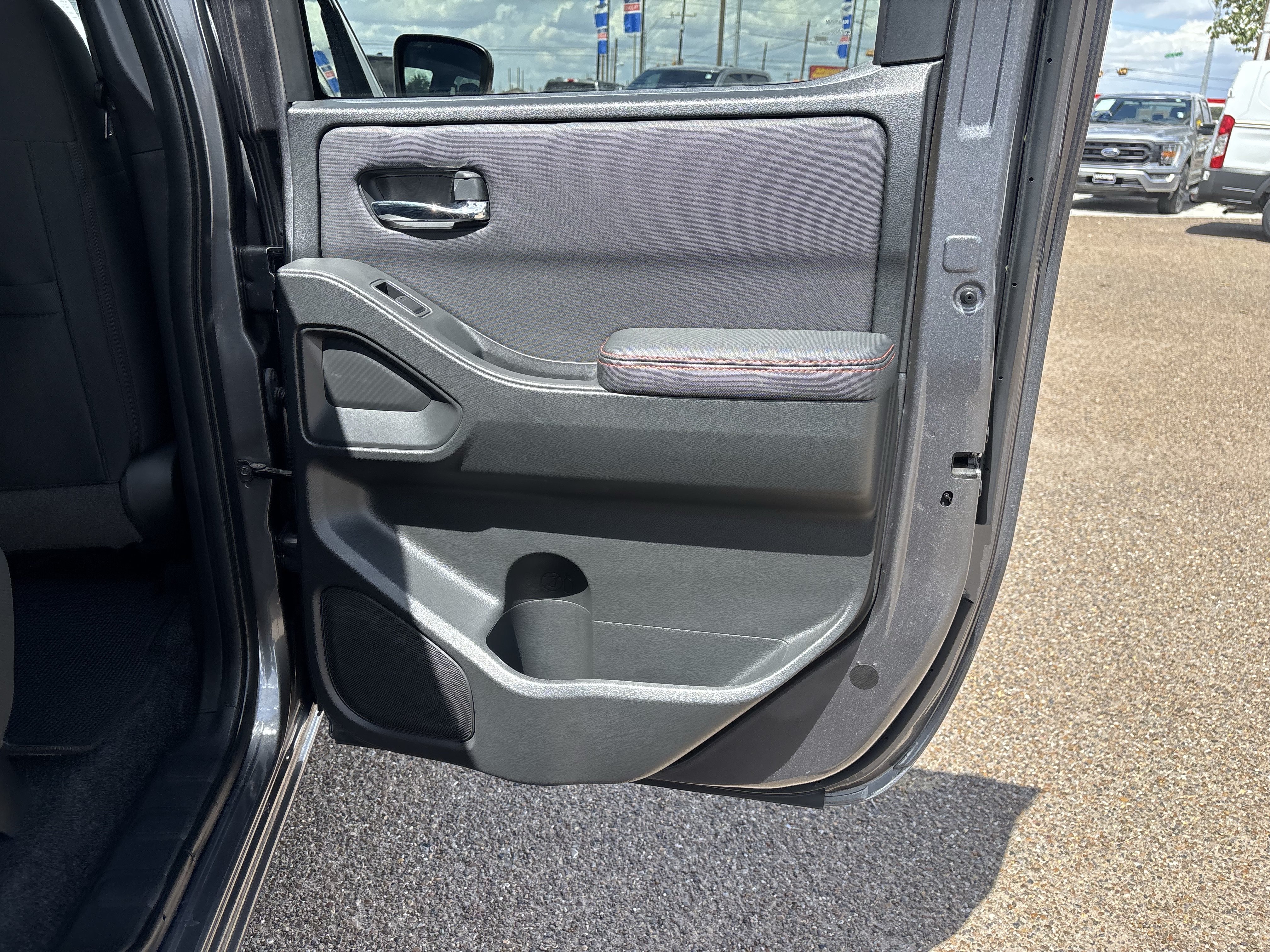 Used 2024 Nissan Frontier PRO-4X AWD/4WD image 19