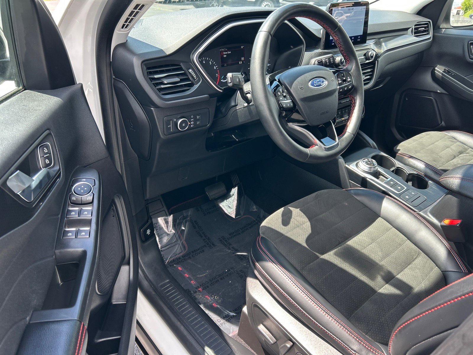 Certified 2022 Ford Escape SEL w/ SEL Stealth AWD Package image 5