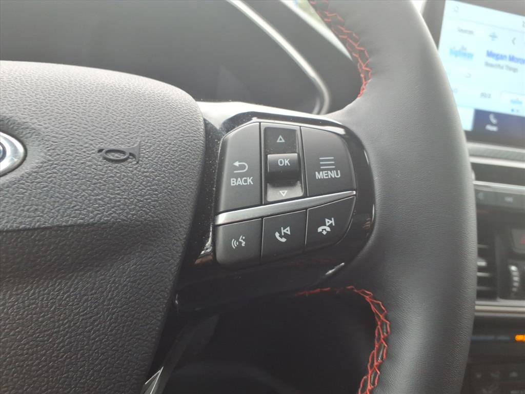 Certified 2022 Ford Escape SEL w/ SEL Stealth AWD Package image 17