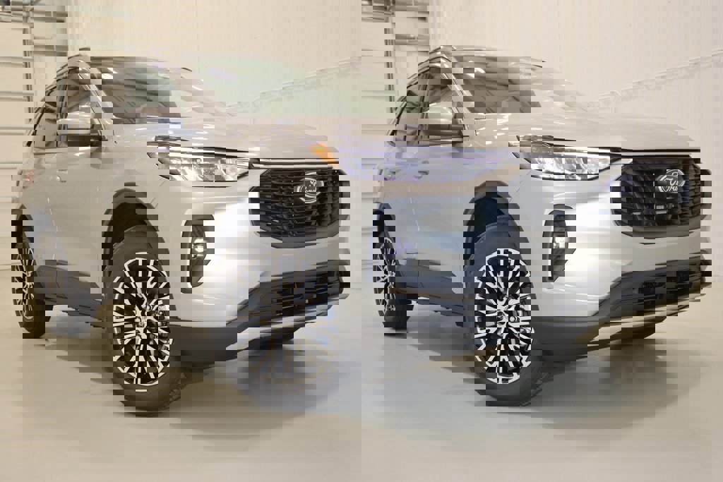 Certified 2024 Ford Escape SE image 24