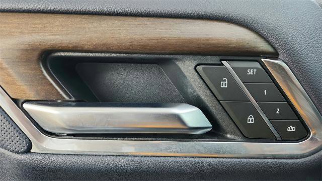 Used 2025 Chevrolet Silverado 1500 High Country w/ Technology Package image 27